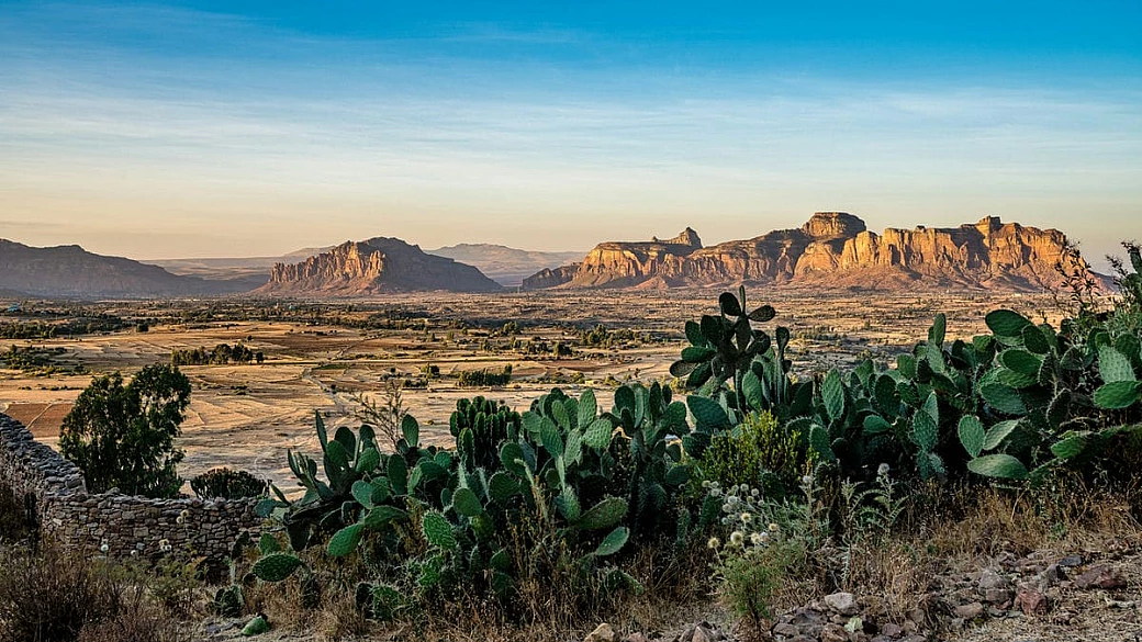 inaspettata e meravigliosa, la perla dell'africa è la terra di antiche chiese e vulcani dove ancora oggi si parla un po' di italiano