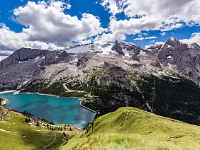 view,of,the,marmolada,,also,known,as,the,queen,of