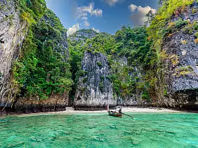 the,small,monkey,beach,in,paradise,bay,-,about,5