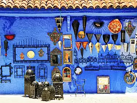 gift,shop,in,chefchaouen,,marocco.,colorful,moroccan,handmade,souvenirs