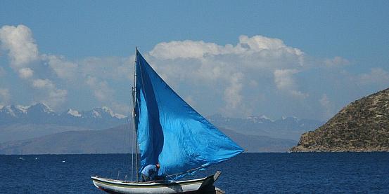 Barche sul lago Titicaca