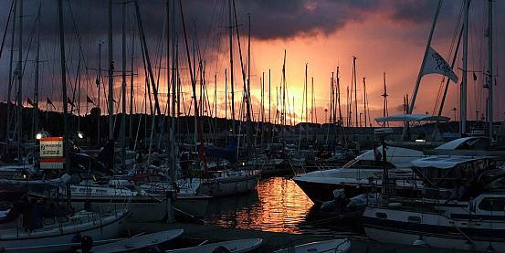 il porto gotheborg al tramonto