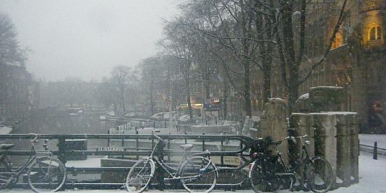 Amsterdam: i suoi canali e le sue biciclette.