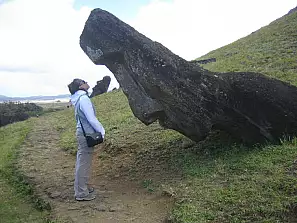 attenzione al moai!