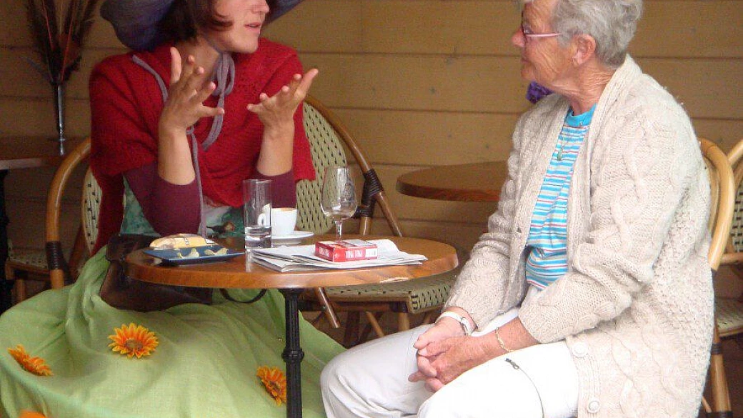 una coppia di cinquantenni a parigi