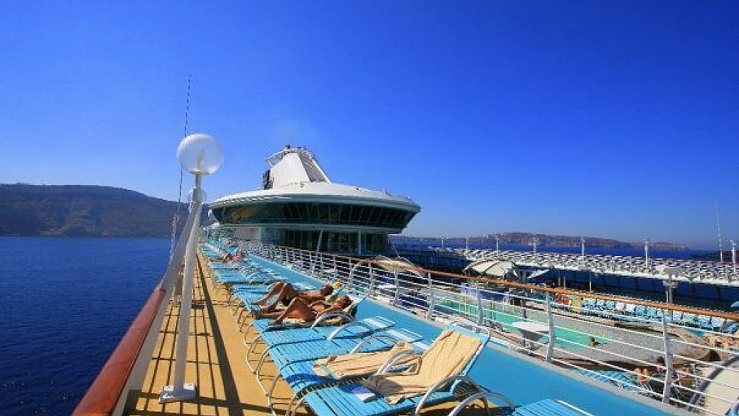 santorini: panorami mozzafiato, ios: spiagge