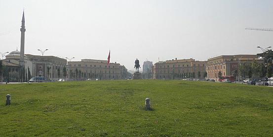 piazza skanderbek