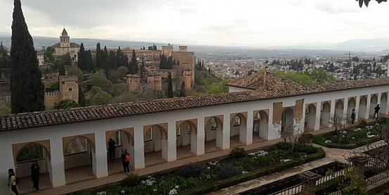 l'alhambra   vista dal palacio de generalife