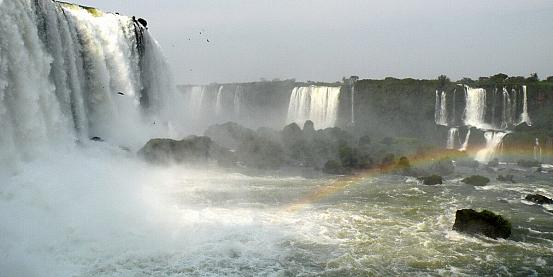 La Garganta del Diablo, vista dal lato brasiliano delle cascate di Iguazù