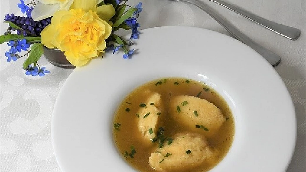 gnocchi di gries di semolino in brodo