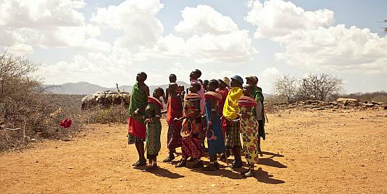danza di benvenuto al villaggio samburu