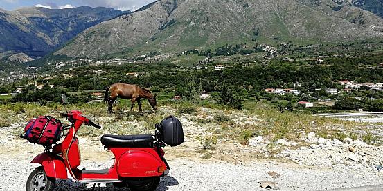 Albania in Vespa... verso le Meteore