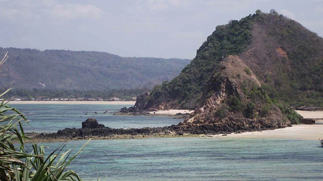 indonesia, io viaggio da sola tra nuvole e vulcani