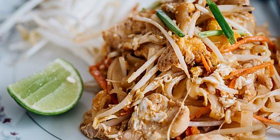 lo chef simone finetti per #tastybangkok propone un'esperienza nel gusto con lufthansa