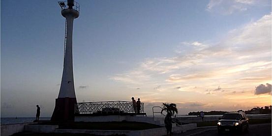 fort george lighthouse di belize city