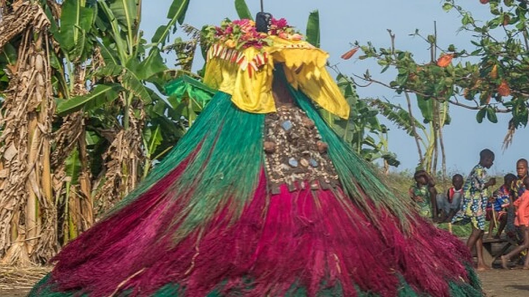 togo e benin: due paesi da scoprire, in un viaggio fra tradizioni, magia e radici del mondo moderno. il festival del voodoo