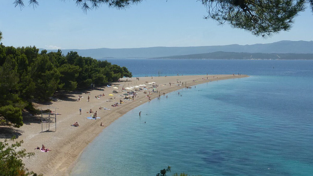 isola di brac in camper e vespa di in croazia