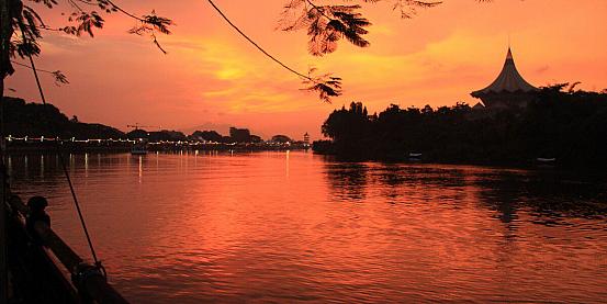 tramonto sul sarawak river 2