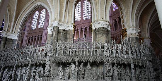 interno della cattedrale di chartres