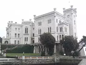 castello-di-miramare-1p2j4
