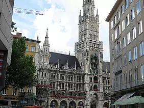 castello-di-neuschwanstein-gv85n