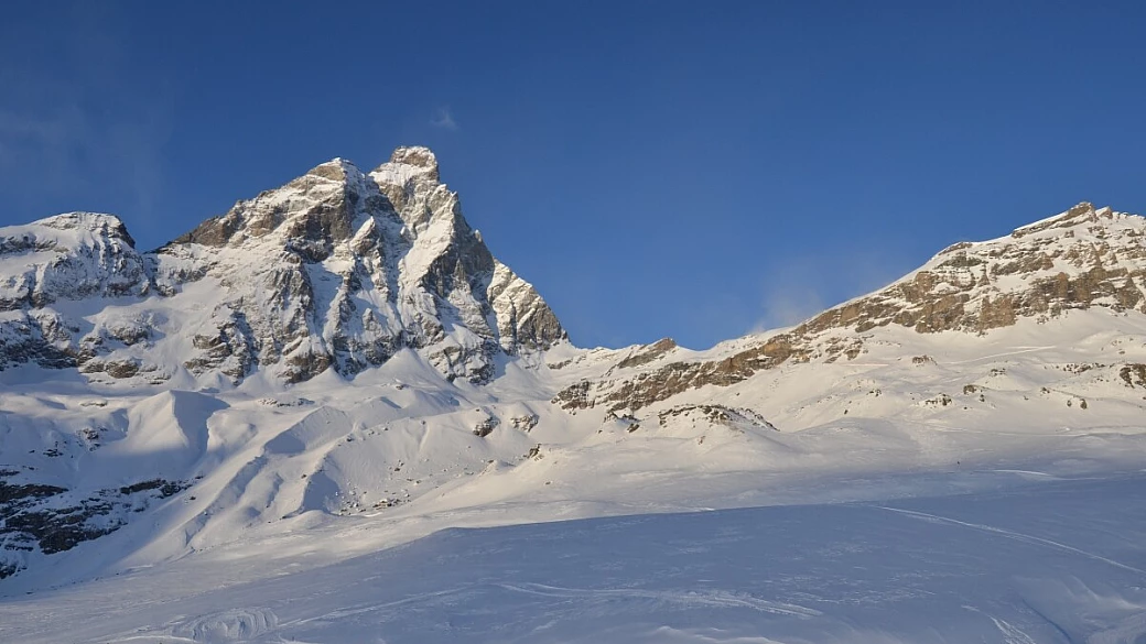 a breuil-cervinia si scia in notturna