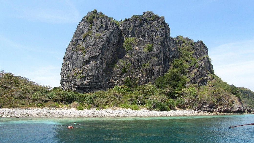 il miglior mezzo per scoprire la thailandia? ovviamente il tuk tuk!