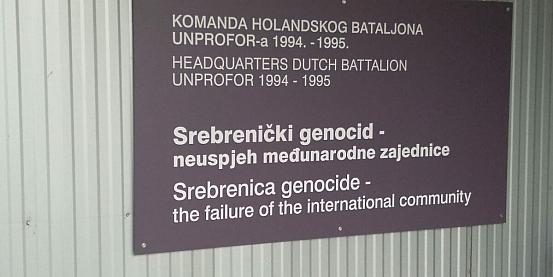 srebrenica   il quartier generale dei caschi blu olandesi che si macchiarono di stupri e connivenza con esercito serbo