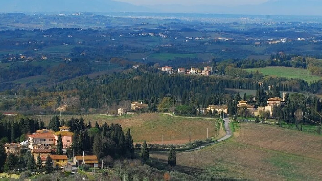 sostenibilità ambientale tra le colline toscane