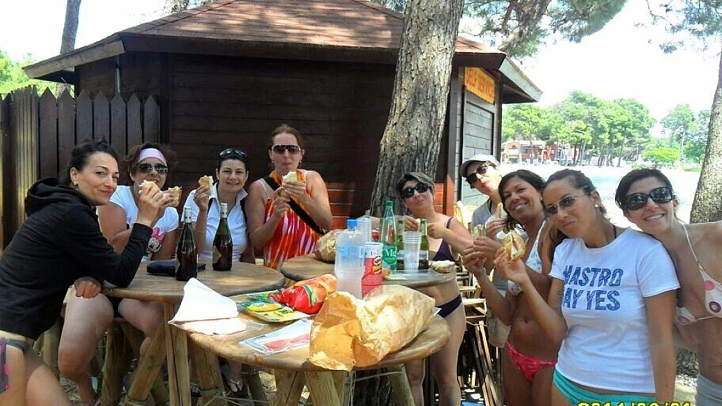 croazia, 12 donne a umago