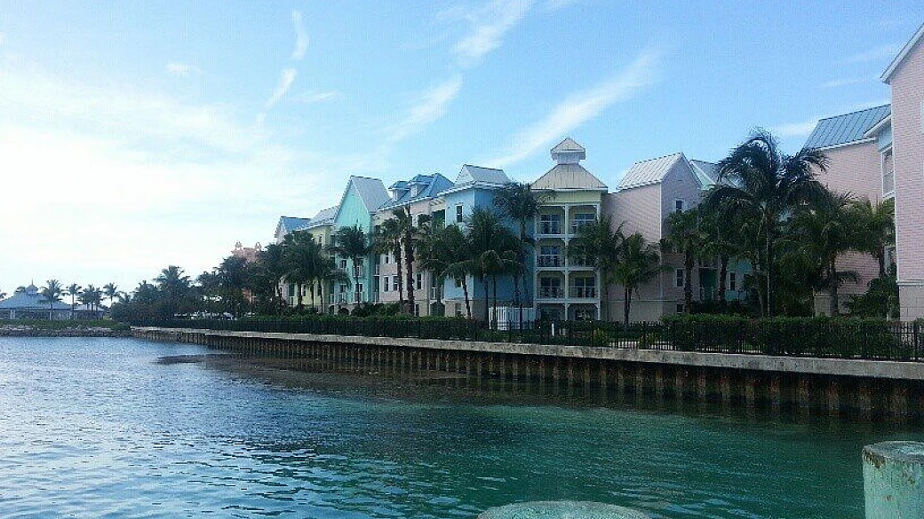 miami-grand turk-bahamas, poca spesa e tanta resa