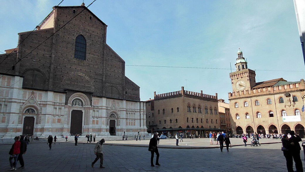 i portici di bologna, un tunnel spazio-tempo