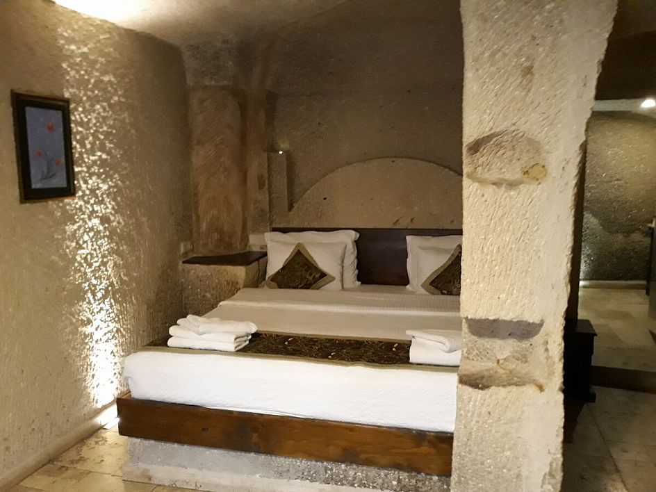 5-erembey cave hotel