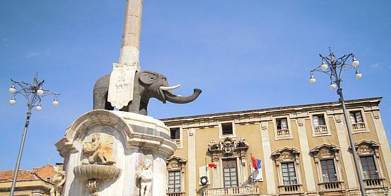 catania - palazzo e fontana dell'elefante 2