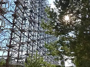 il radar sovietico in rovina duga-3 a Černobyl'