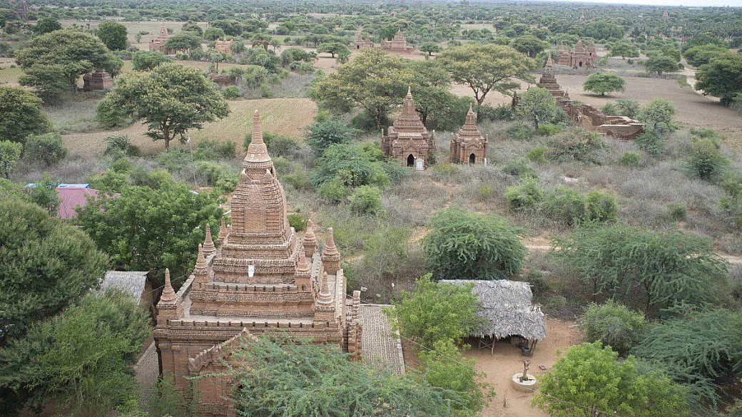 in oriente sottovoce e senza scarpe