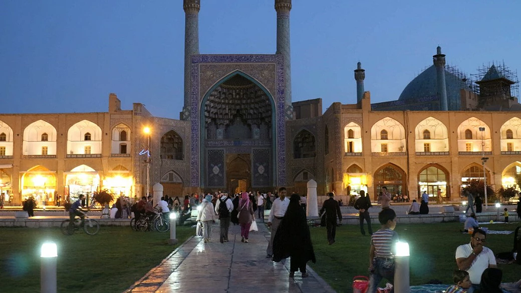 in iran tra mille bellezze e mille incoerenze