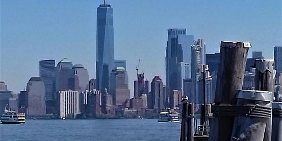 I grattacieli di Manhattan visti da Liberty Island NY