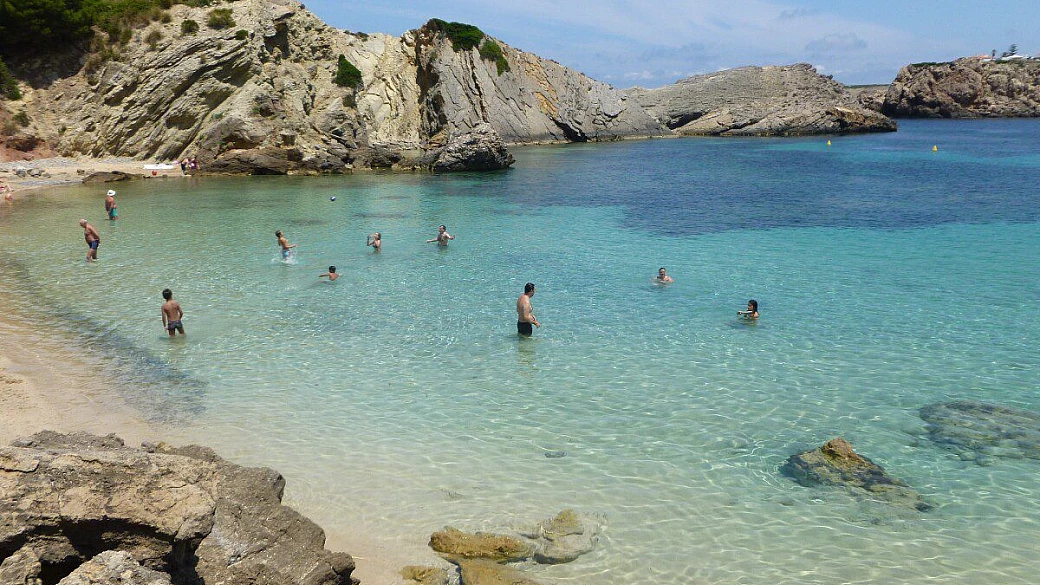 minorca, le sue spiagge incontaminate e la sua perla ciutadella