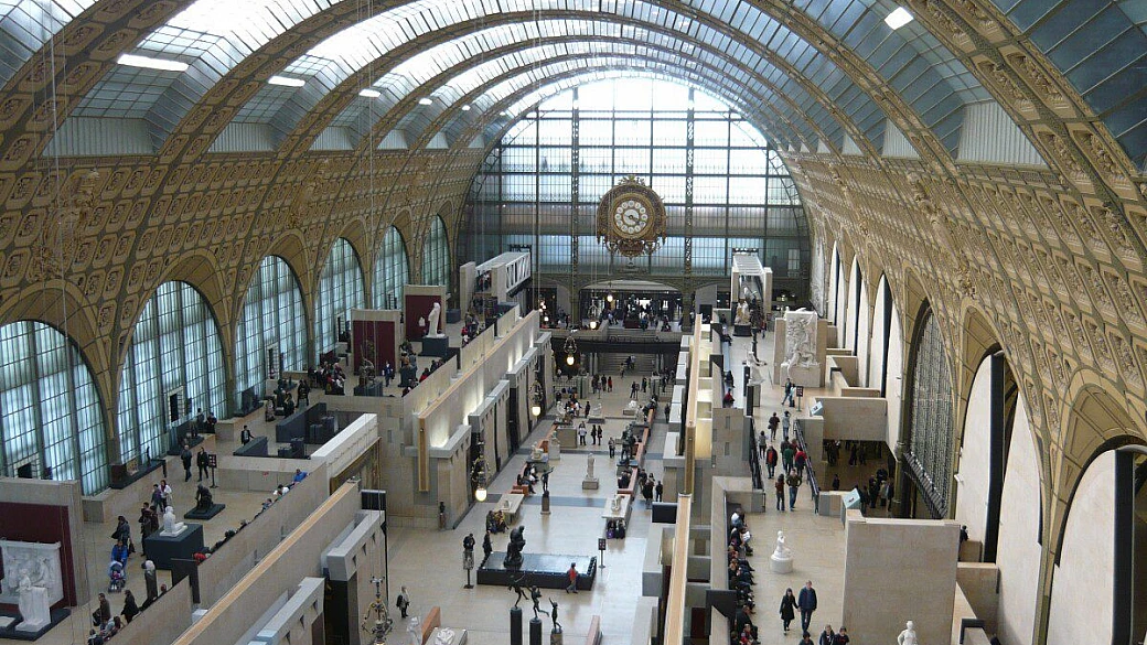 tg del turismo: ultime da parigi, valencia, londra, lago di como, sardegna