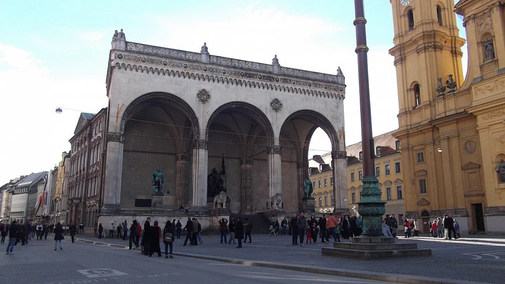 a monaco tra piazze, birra e castelli da favola