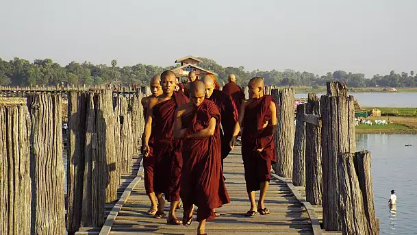 la birmania, un paese che ti lascia un segno nel cuore