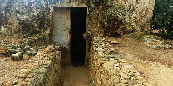 Paphos: Tombs of the Kings 28