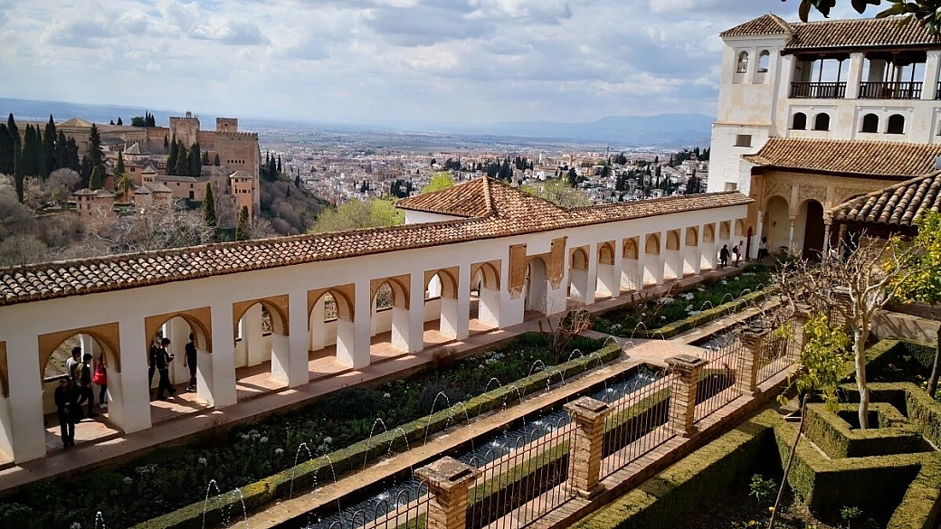 granada e siviglia: perle andaluse