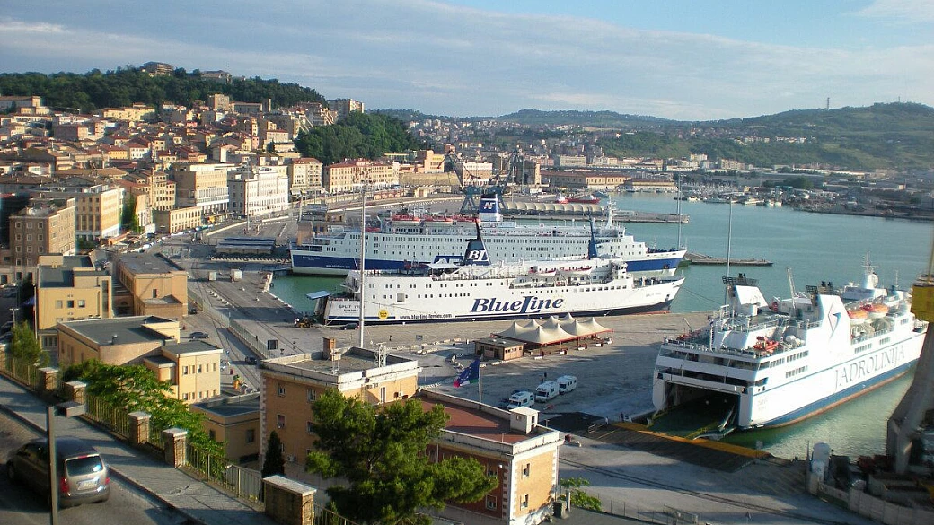 alla scoperta di linosa