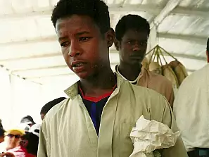 giovane venditore del villaggio nubiano
