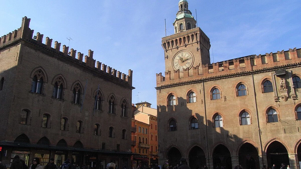 tra modena e bologna