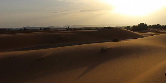 il tramonto sulle dune dell'erg chebbi