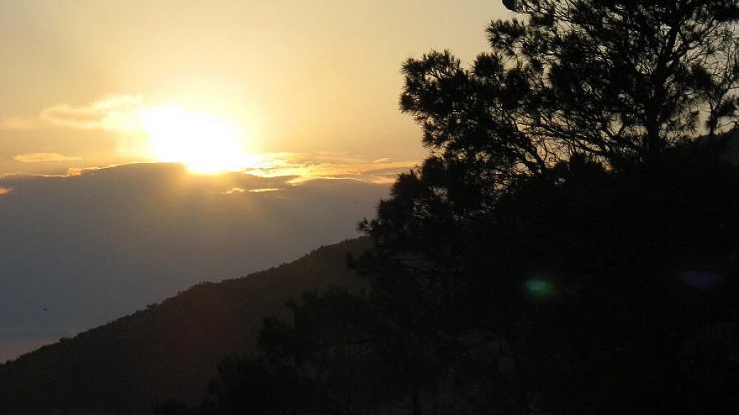 santorini e naxos: diverse ma splendide