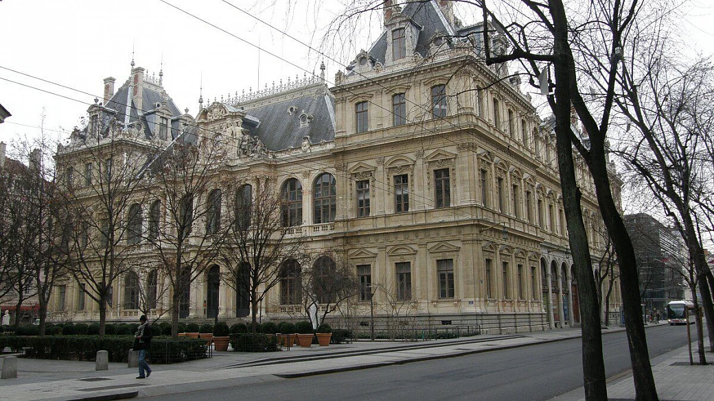 un matrimonio e tre tpc e mezzo in giro per lione